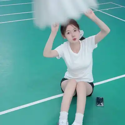 谭英